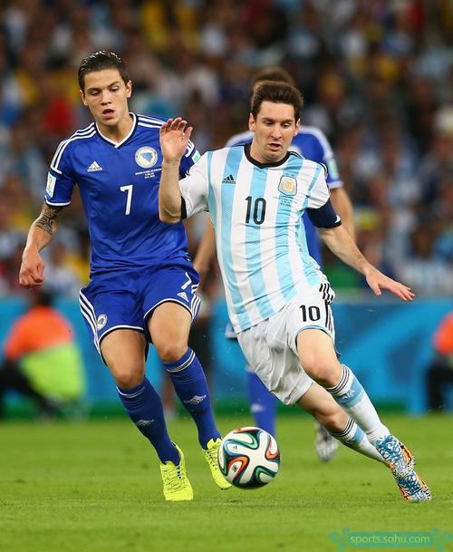 开拓者替补中锋投射出色，但防守和篮板表现令人堪忧（开拓者替补中锋投篮亮眼，防守与篮板成隐忧）